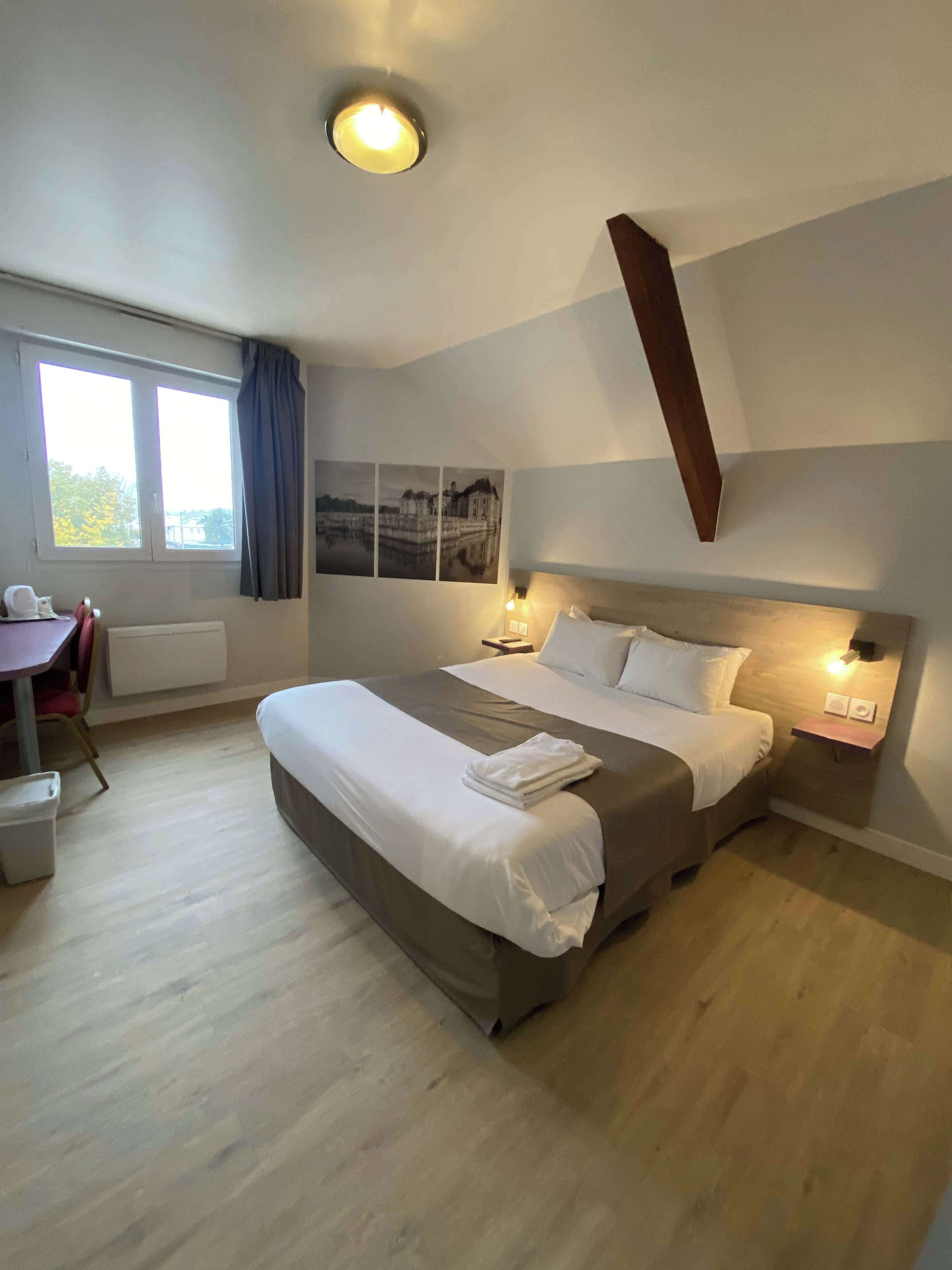standard room, 1 double bed | accessible bathroom