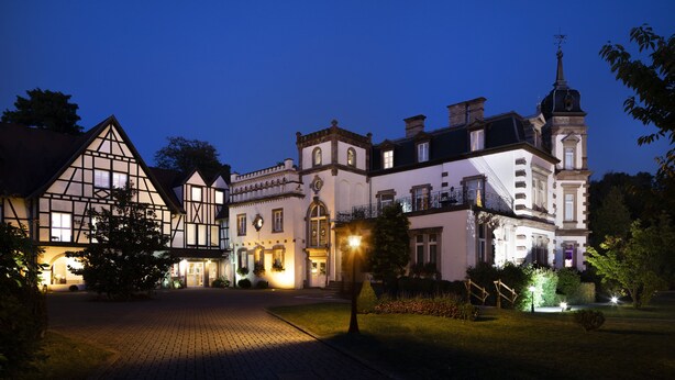 Front of property – evening/night - Hôtel Château de l'Ile (Ostwald)