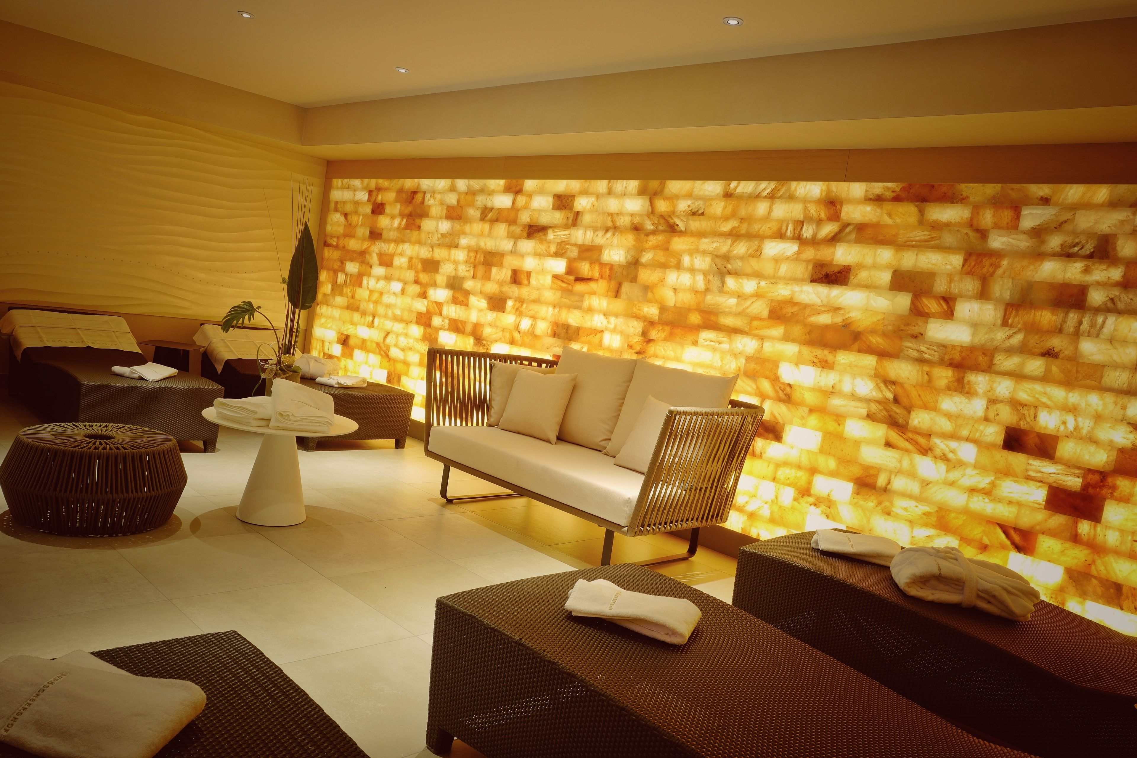 outdoor treatment area, sauna, hot tub, steam room, turkish bath/hammam