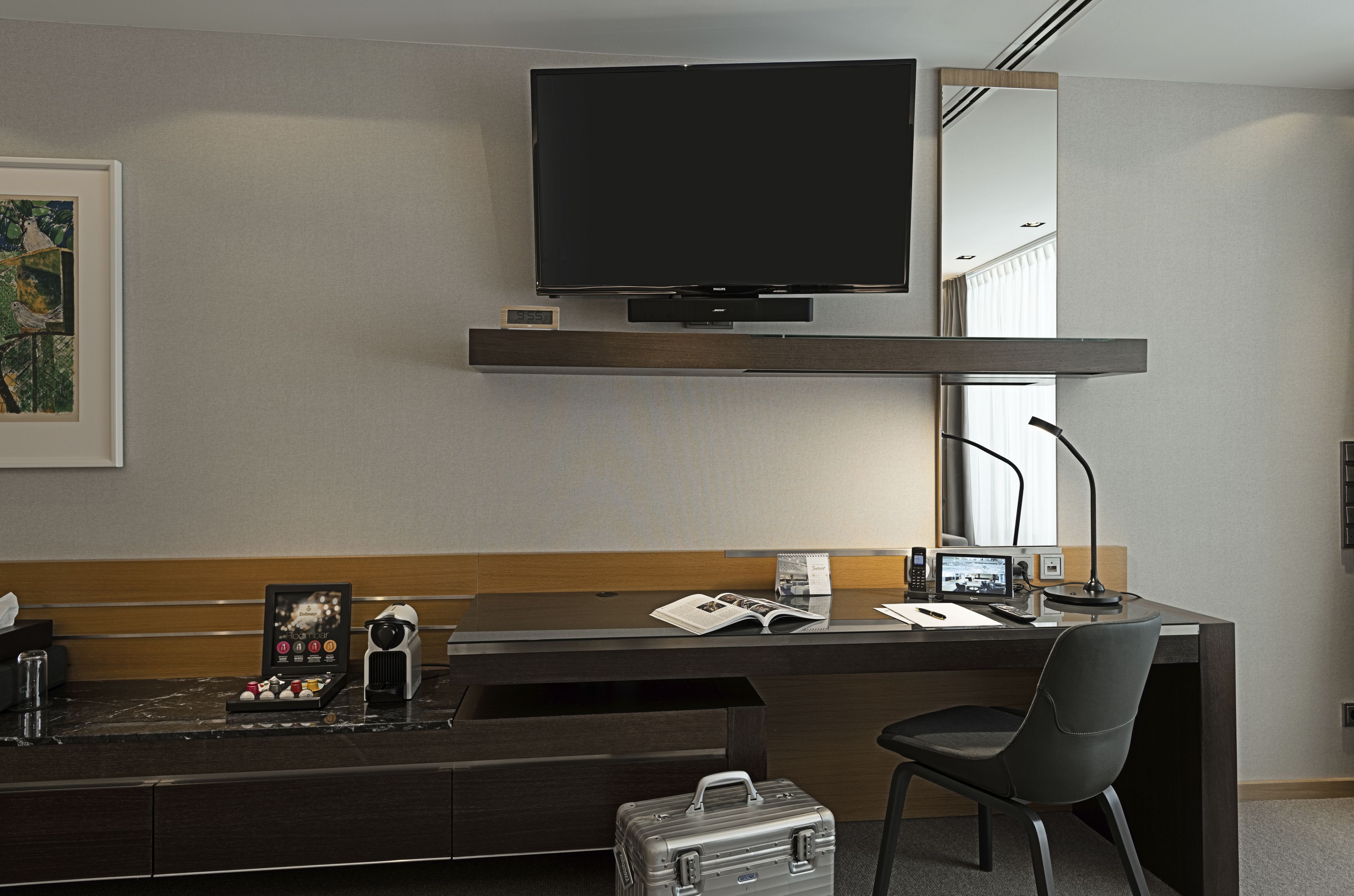 premium room | 1 bedroom, pillow-top beds, free minibar, in-room safe