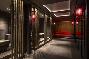 Outdoor treatment area, sauna, hot tub, steam room, Turkish bath/hammam