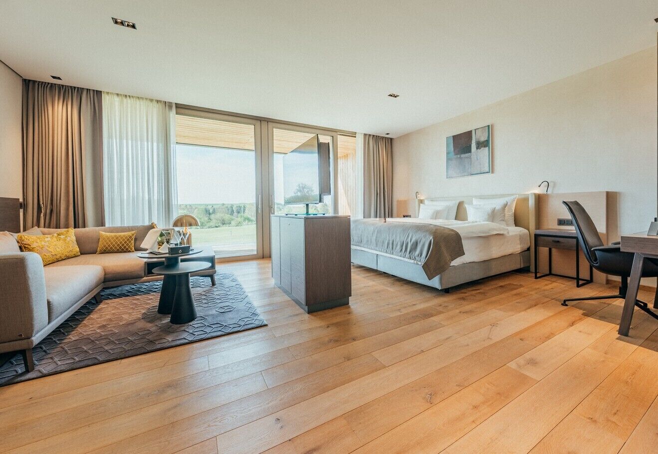 Junior Suite Süd | Pillowtop beds, free minibar, in-room safe, individually decorated
