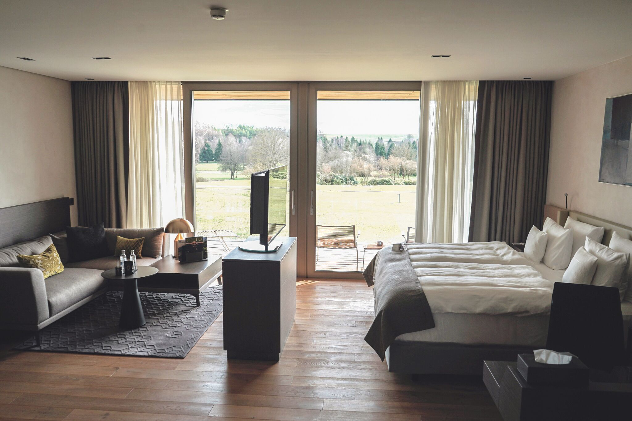 Junior Suite Süd | Pillowtop-Betten, kostenlose Minibar, Zimmersafe, individuell dekoriert