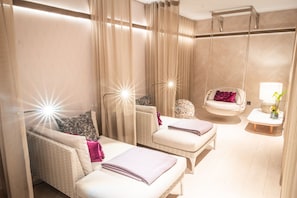 Espace de soins en plein air, sauna, bain à remous, hammam, hammam