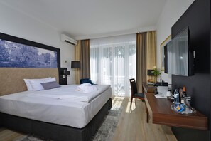 Comfort Single Room | Hypo-allergenic bedding, minibar, in-room safe, desk - Hotel Caroline Mathilde (Celle)