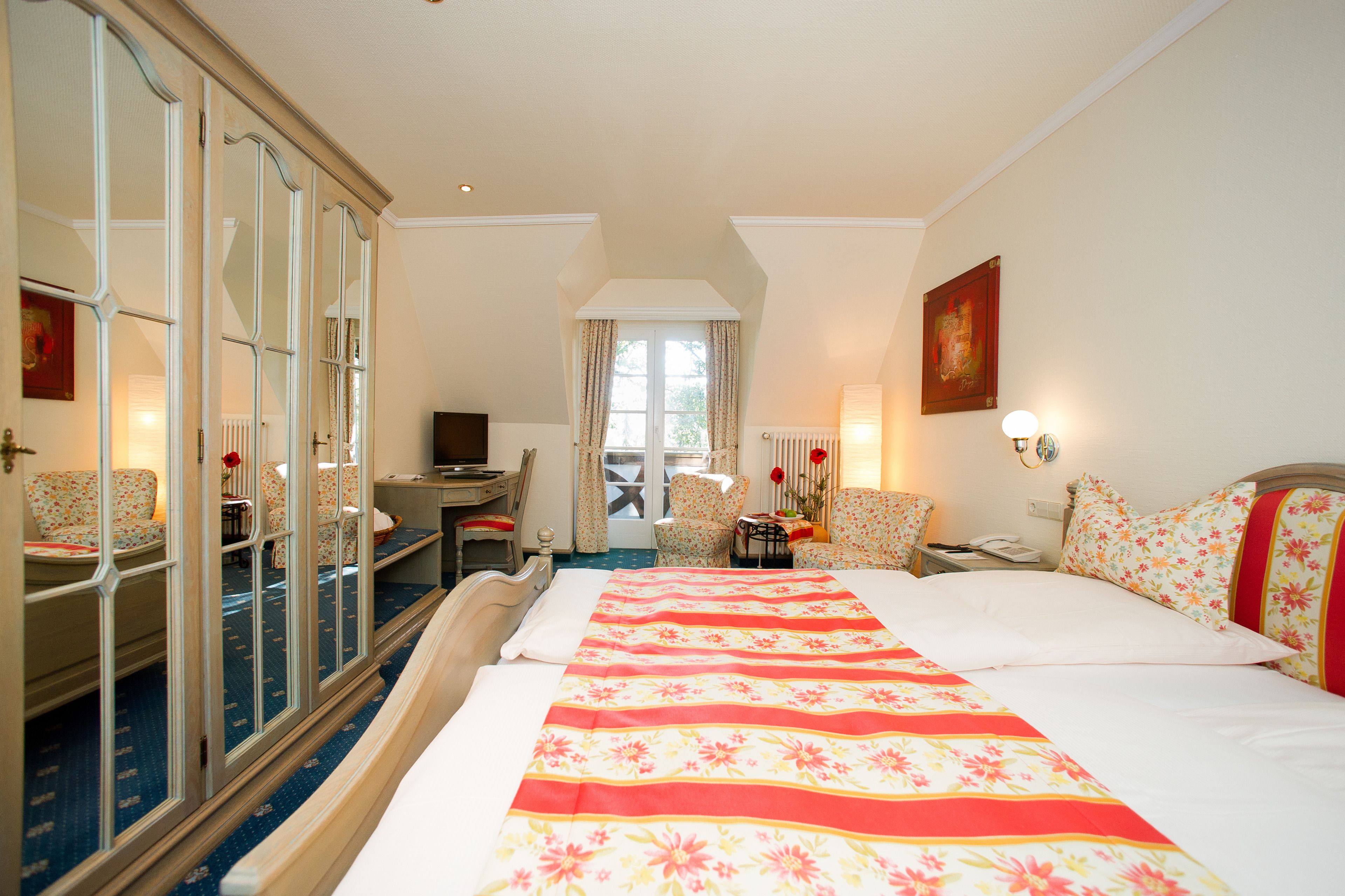 1 bedroom, minibar, desk, laptop workspace