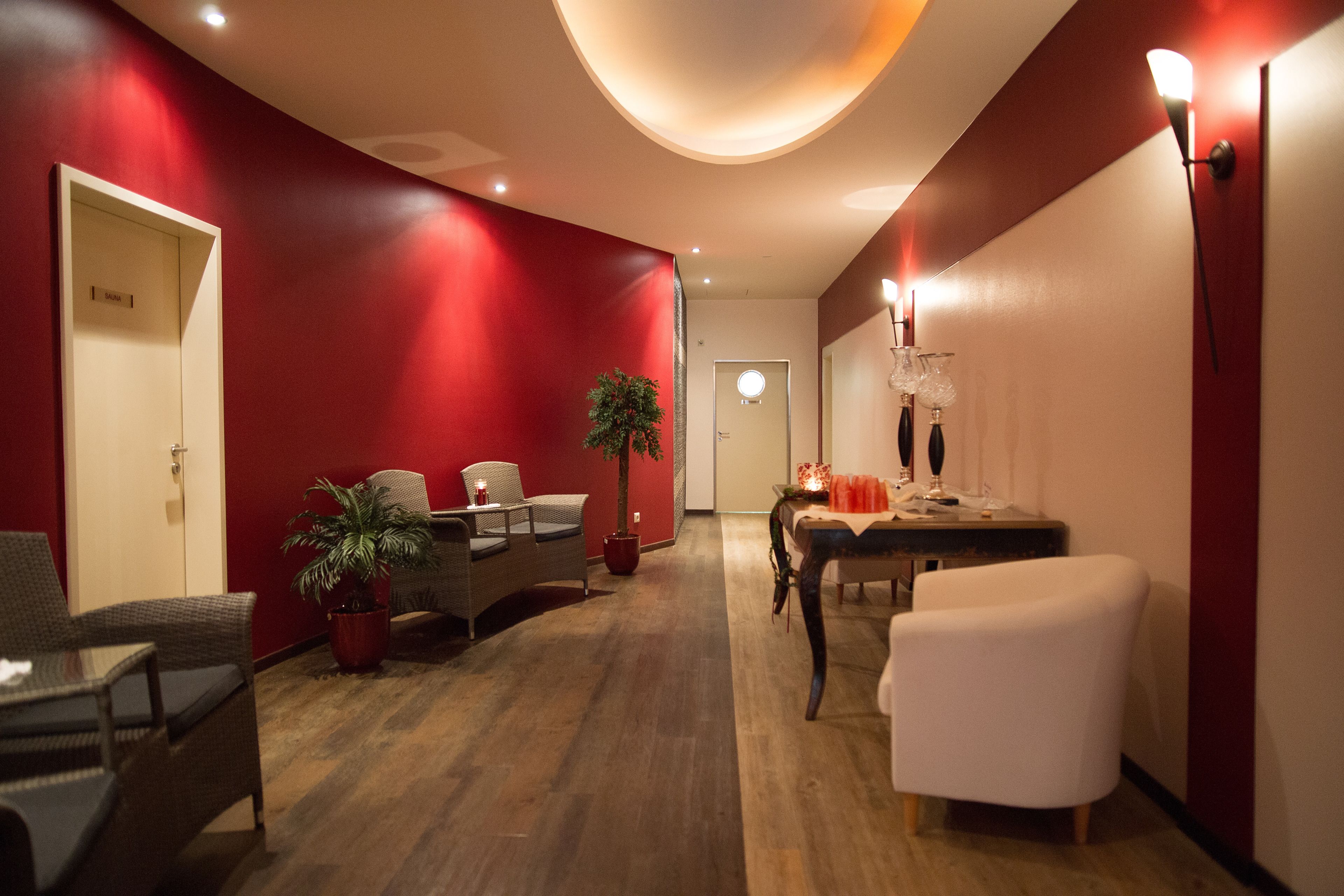 body treatments, hot stone massages, body wraps, body scrubs, facials