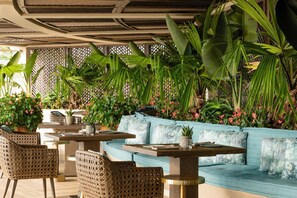 2 restaurants; breakfast, lunch, and dinner served - Porto Sani (Kassandra)