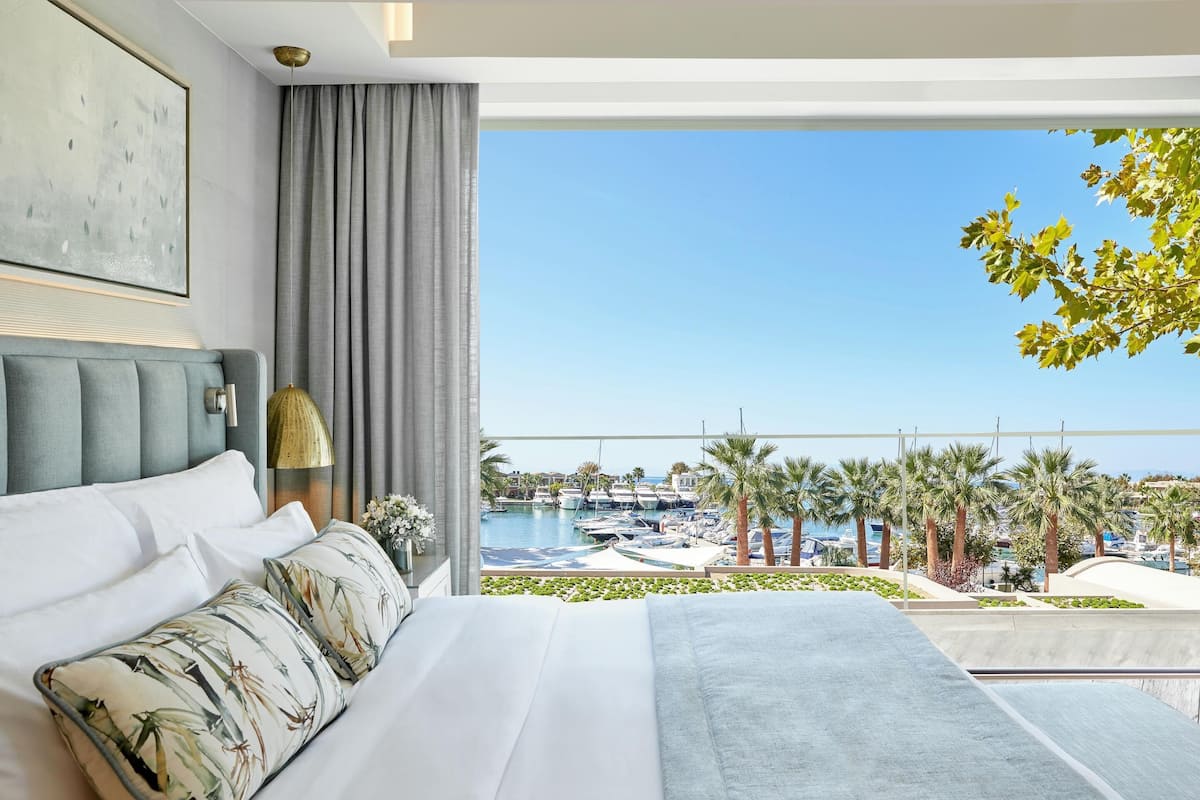 Suite, 1 Bedroom, Pool View (Grand Balcony) | 1 bedroom, in-room safe, blackout drapes, free cribs/infant beds