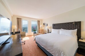 1 bedroom, Egyptian cotton sheets, premium bedding, down duvets