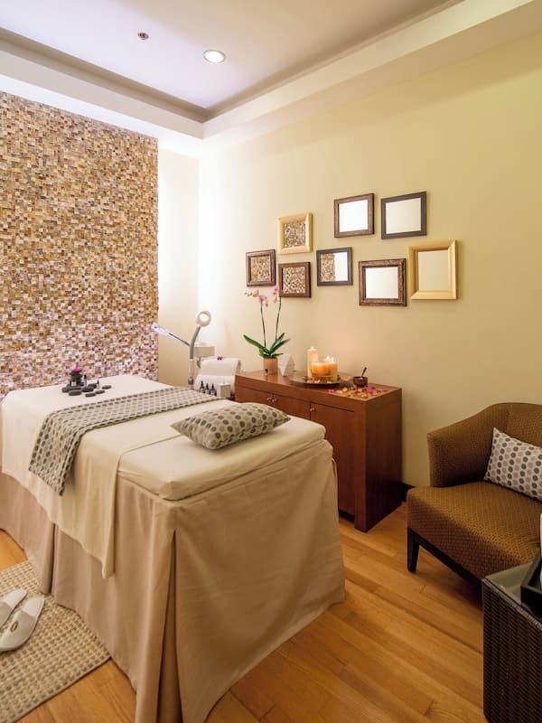 Salas de tratamiento para parejas, sauna y tratamientos corporales