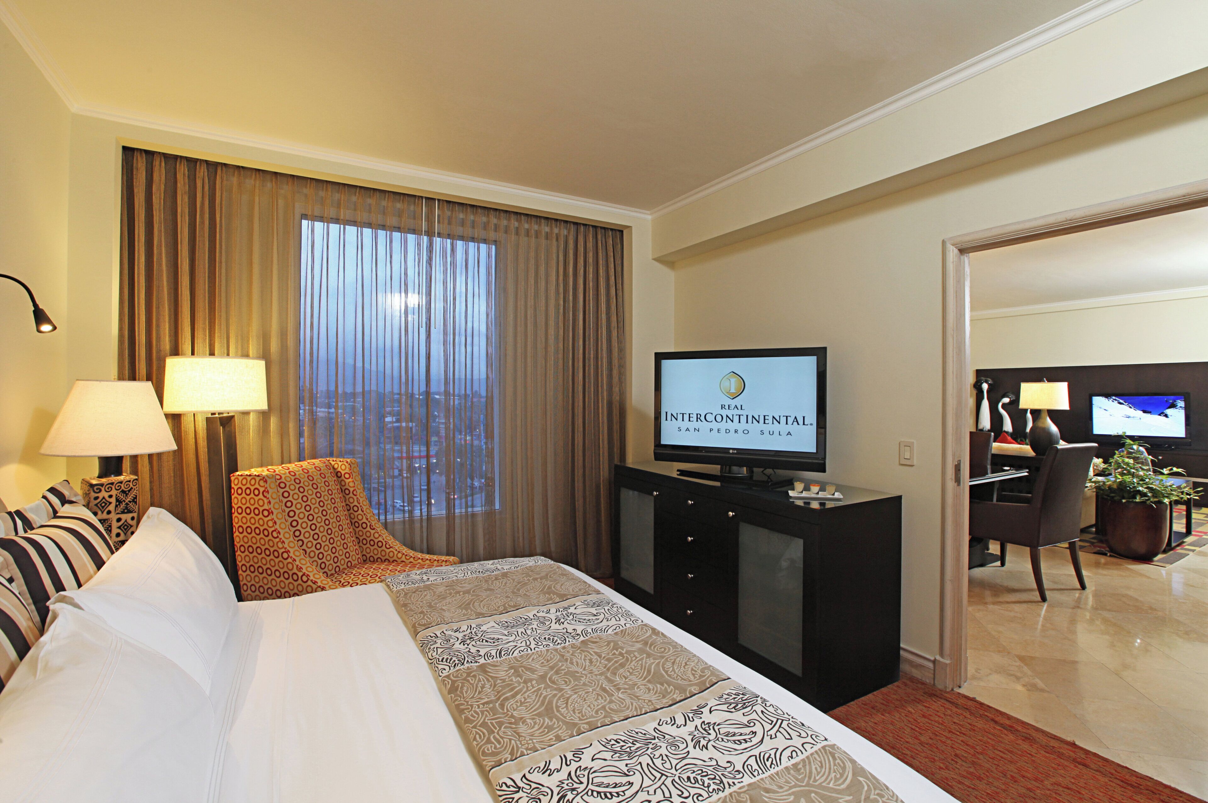 Egyptian cotton sheets, premium bedding, down comforters, pillowtop beds