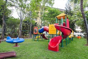 Children’s play area – outdoor