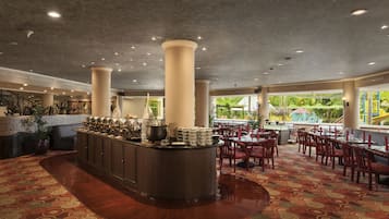 Desayuno buffet (IDR 190000 por persona)