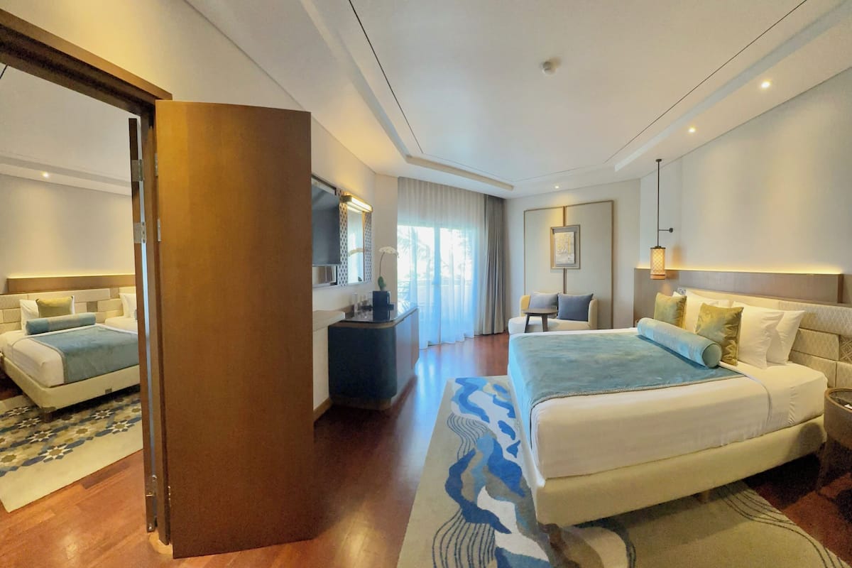 Connecting Premiere Ocean | 1 bedroom, premium bedding, down comforters, minibar