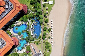 3 outdoor pools, open 7:00 AM to 9:00 PM, free cabanas, pool umbrellas