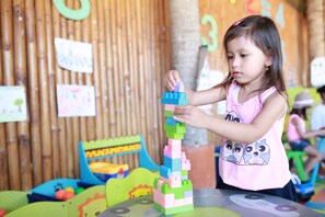 Children’s play area – outdoor