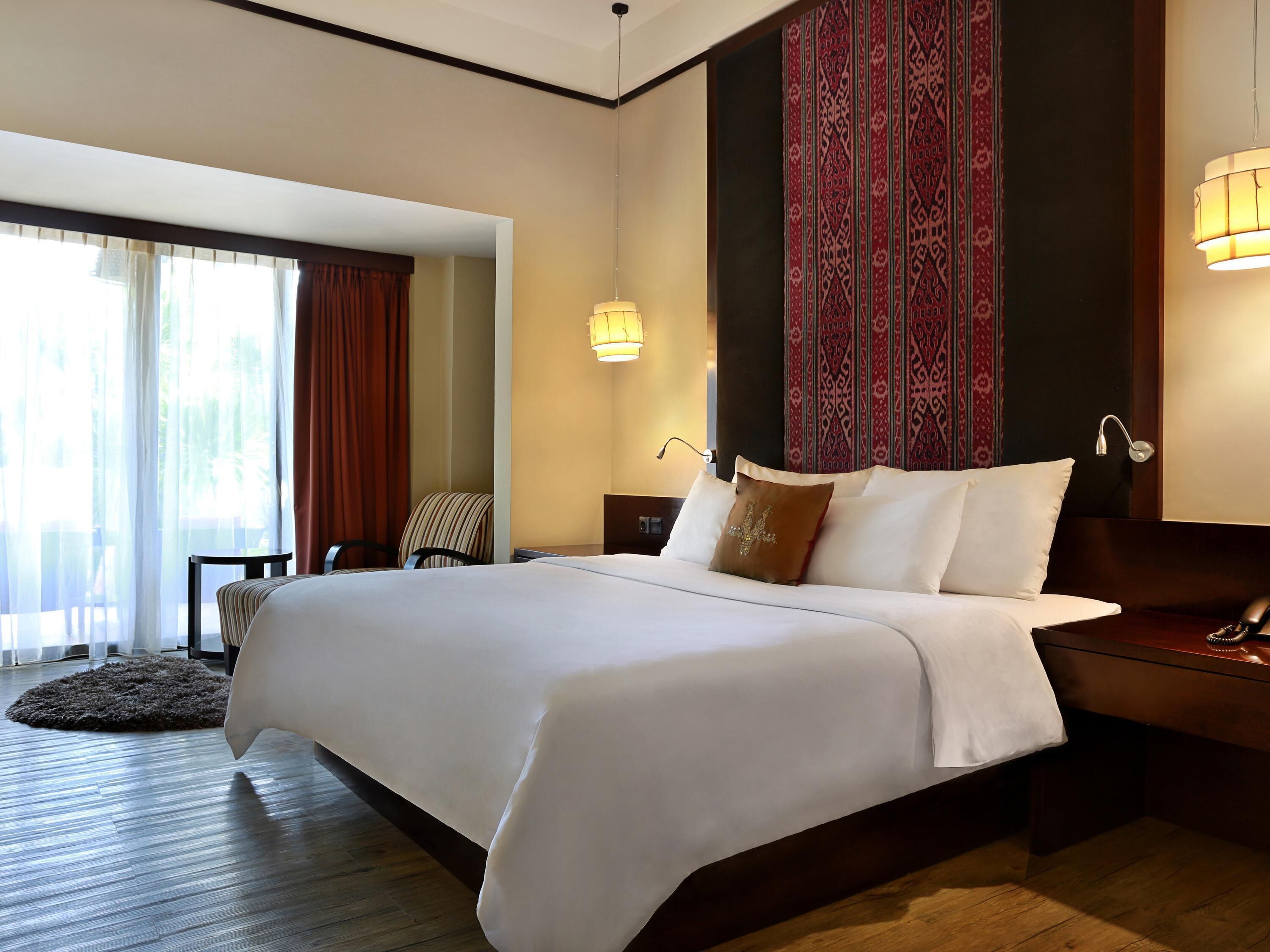 Deluxe Room, 2 Twin Beds | Minibar, in-room safe, desk, iron/ironing board