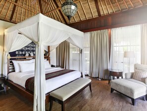 Vila Keluarga, 2 Tempat Tidur Double | Minibar, brankas, meja kerja, dan setrika/meja setrika