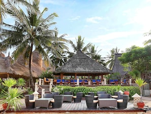 Breakfast, lunch, dinner served; Regional cuisine, beach views 
