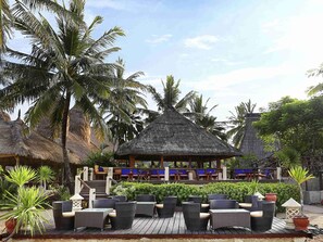 Breakfast, lunch, dinner served; Regional cuisine, beach views 