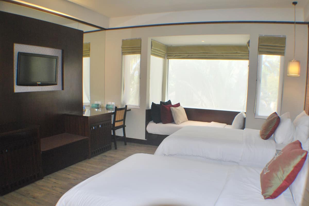 Superior Room, 2 Katil Bujang (Single) | Bar mini, peti besi dalam bilik, meja, seterika/papan seterika