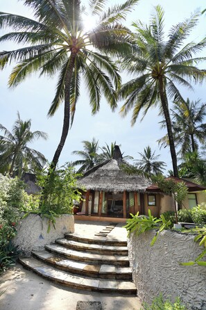 Villa, 1 Bedroom | Minibar, in-room safe, desk, iron/ironing board