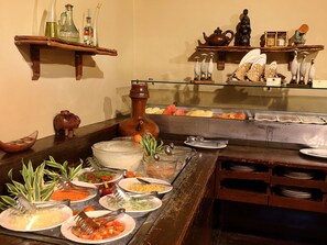 Daily buffet breakfast for a fee - Novotel Lombok Resort and Villas (Kuta)