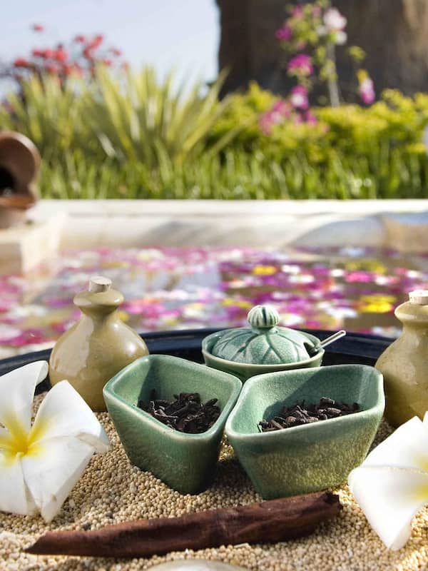 Couples treatment rooms, body treatments, aromatherapy