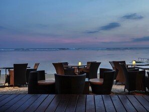 Bar (on property) - Novotel Lombok Resort and Villas (Kuta)