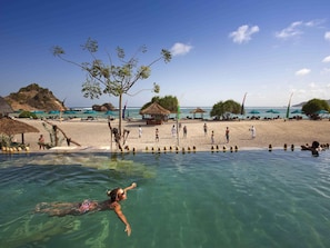 3 outdoor pools, sun loungers