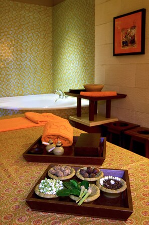 Couples treatment room(s), body treatments, aromatherapy, body wraps