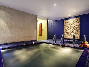Couples treatment room(s), body treatments, aromatherapy, body wraps