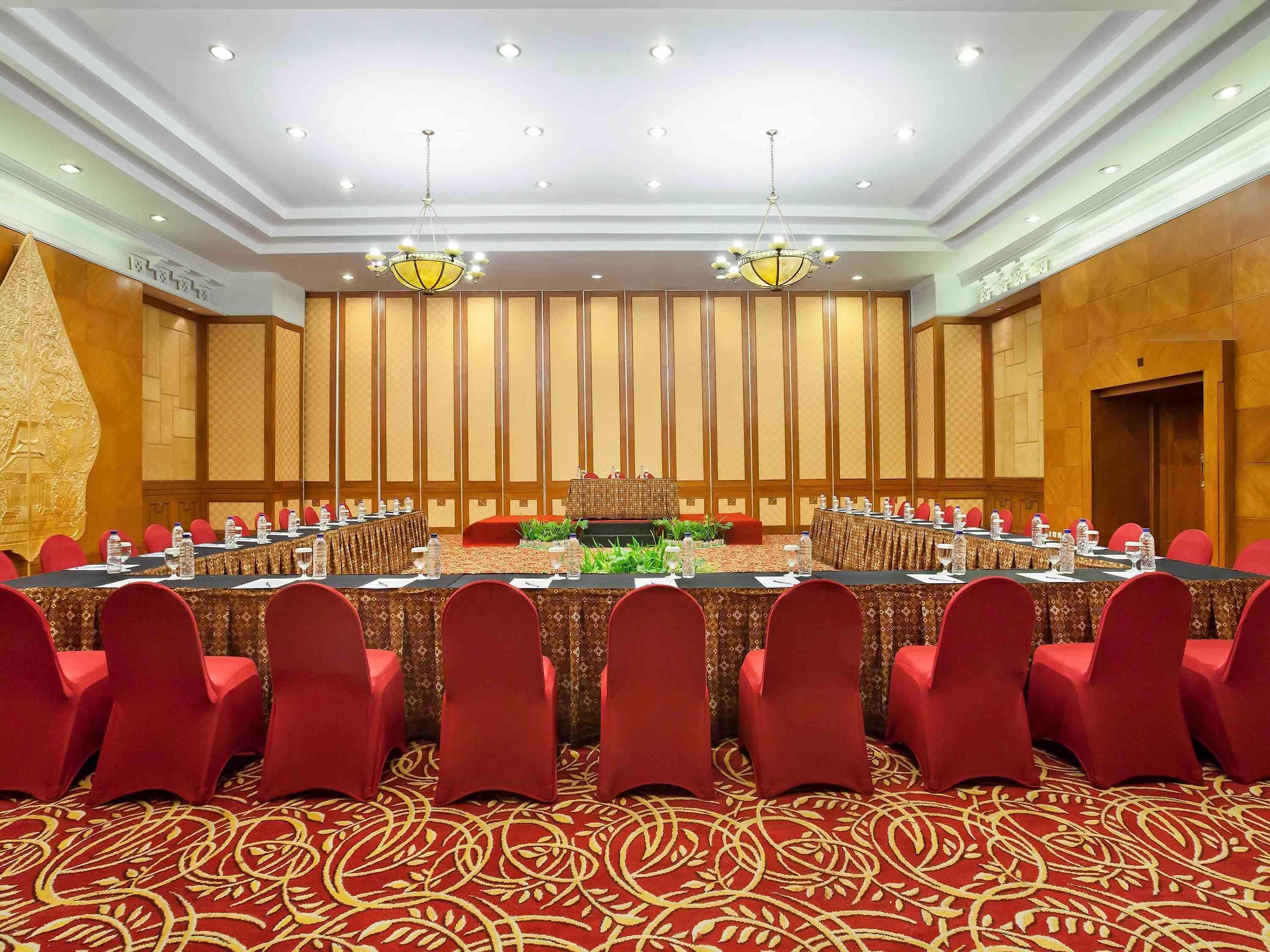 Meeting facility