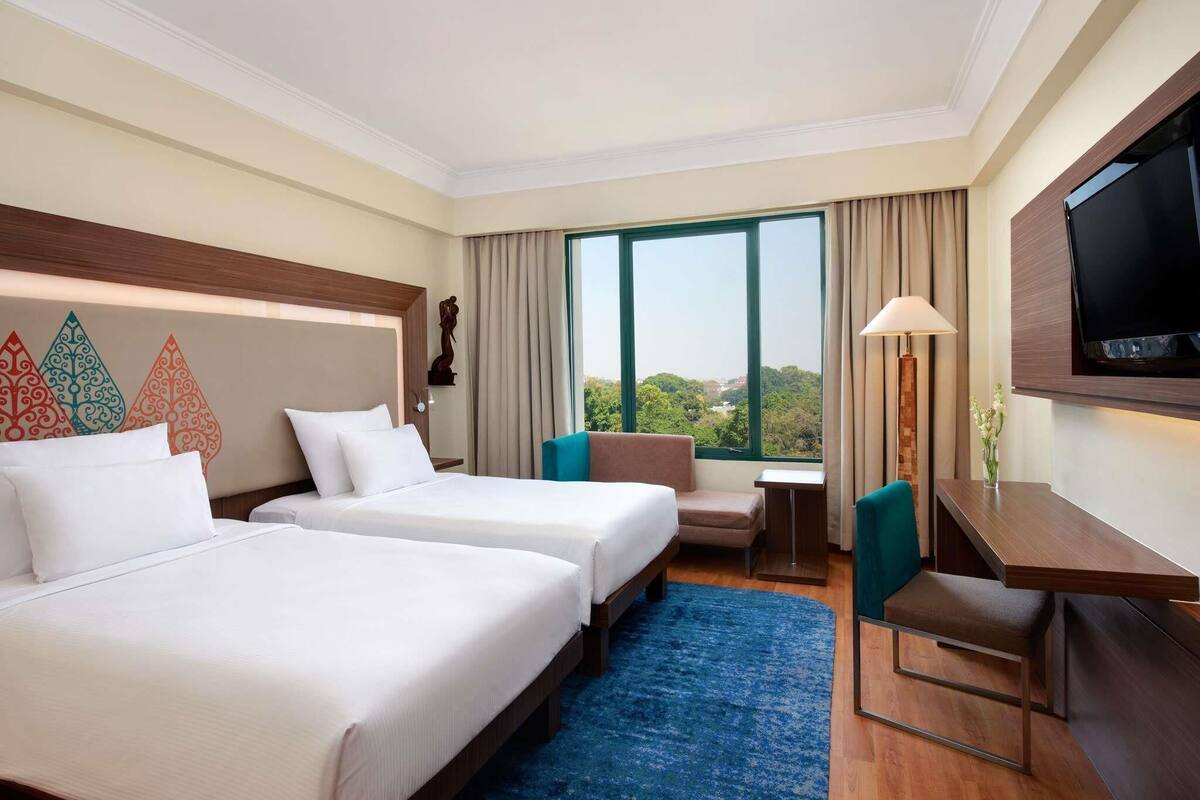 Superior Room, 2 Twin Beds | Minibar, in-room safe, desk, blackout drapes