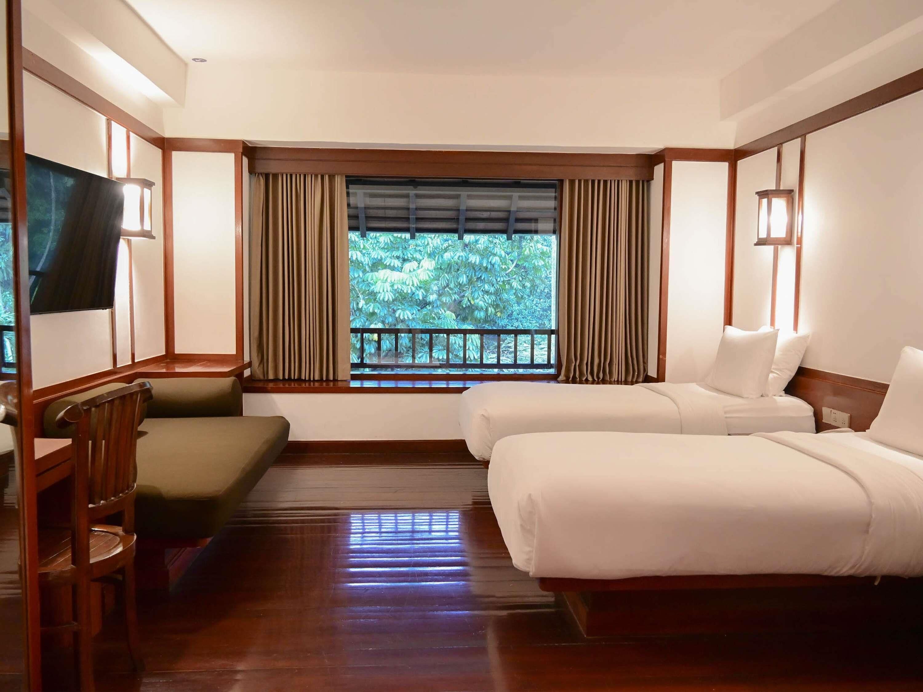 ห้องคลาสสิก, เตียงเดี่ยว 2 เตียง | ตู้นิรภัยในห้องพัก, โต๊ะทำงาน, ผ้าม่านกันแสง, เตารีด/โต๊ะรีดผ้า