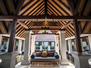 Exterior - Novotel Bogor Golf Resort & Convention Center (Bogor)