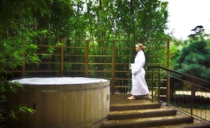 Couples treatment room(s), sauna, hot tub, Turkish bath/hammam