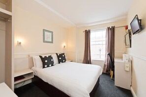 Habitació doble estàndard | Planxa i posts de planxar i wifi gratuïta