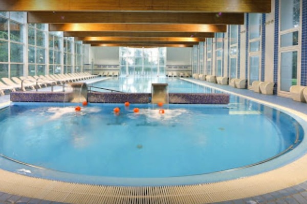 2 indoor pools, sun loungers