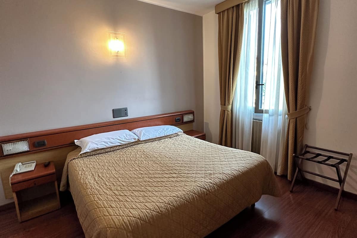 Down duvets, minibar, in-room safe, desk