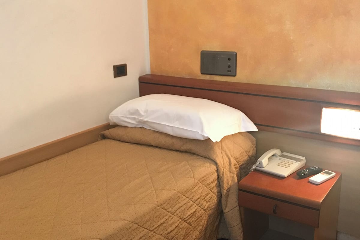 Single Room, Balcony