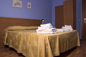 Literie de qualité, minibar, coffre-fort, bureau