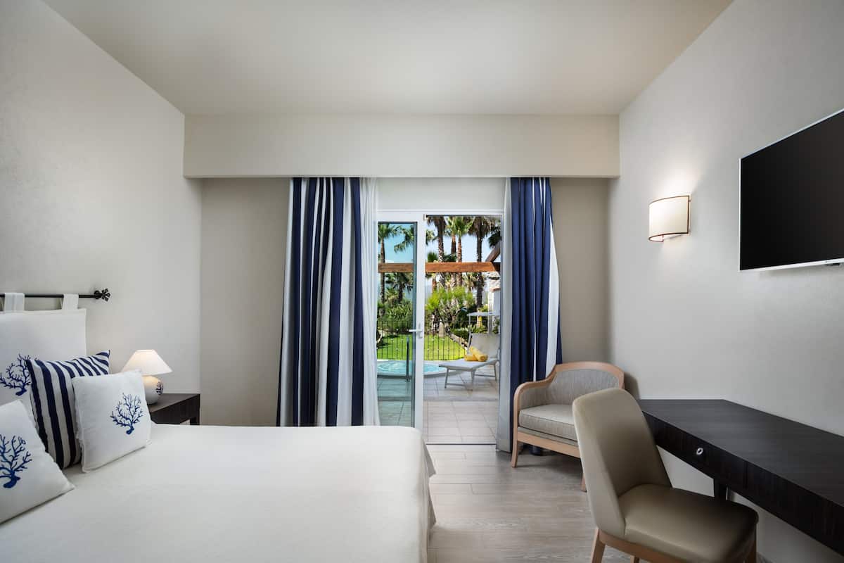 Executive Double Room, Private Pool | Minibar, in-room safe, desk, blackout curtains