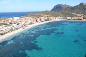 Beach nearby, beach towels, water skiing