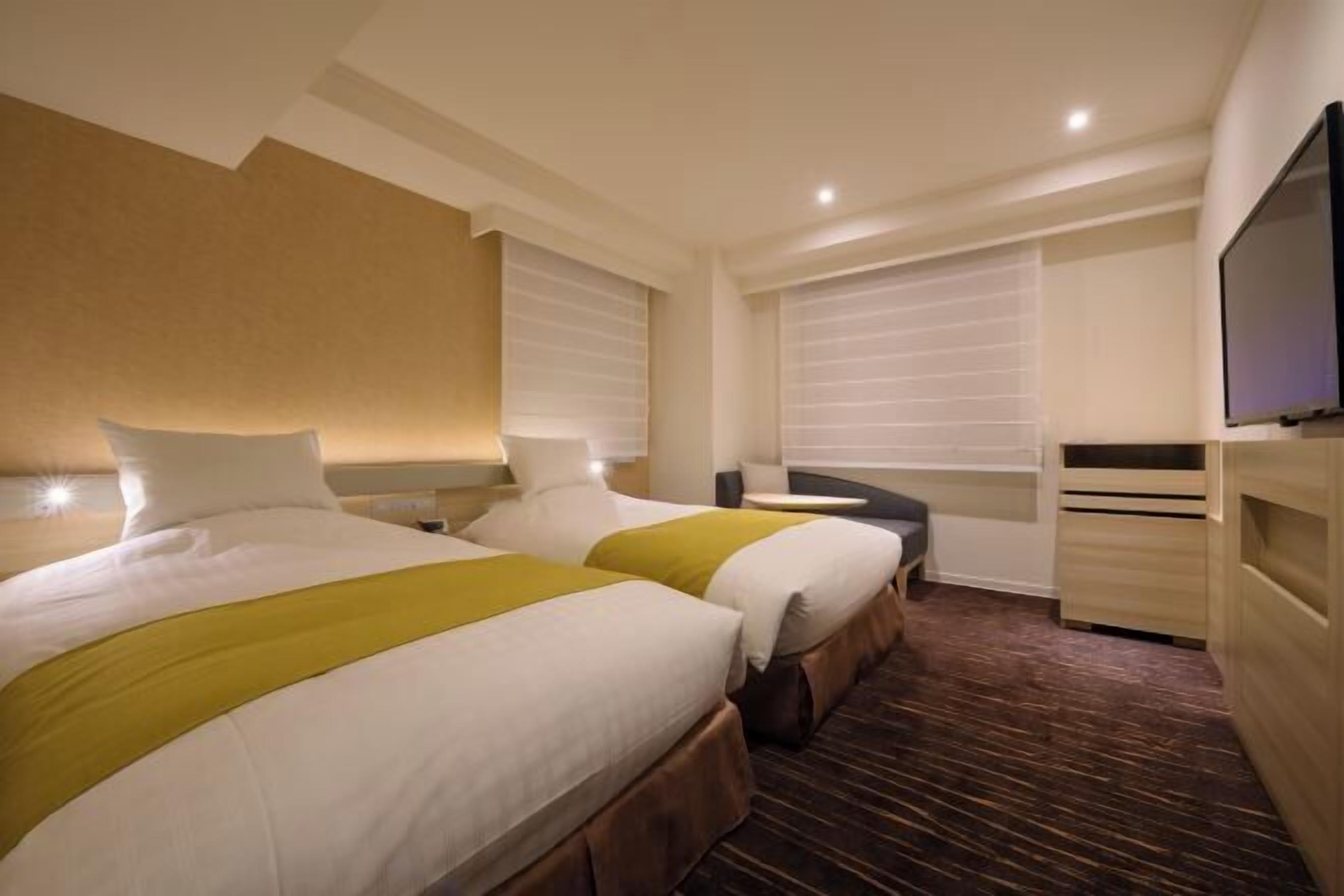 Premium bedding, down duvets, minibar, in-room safe