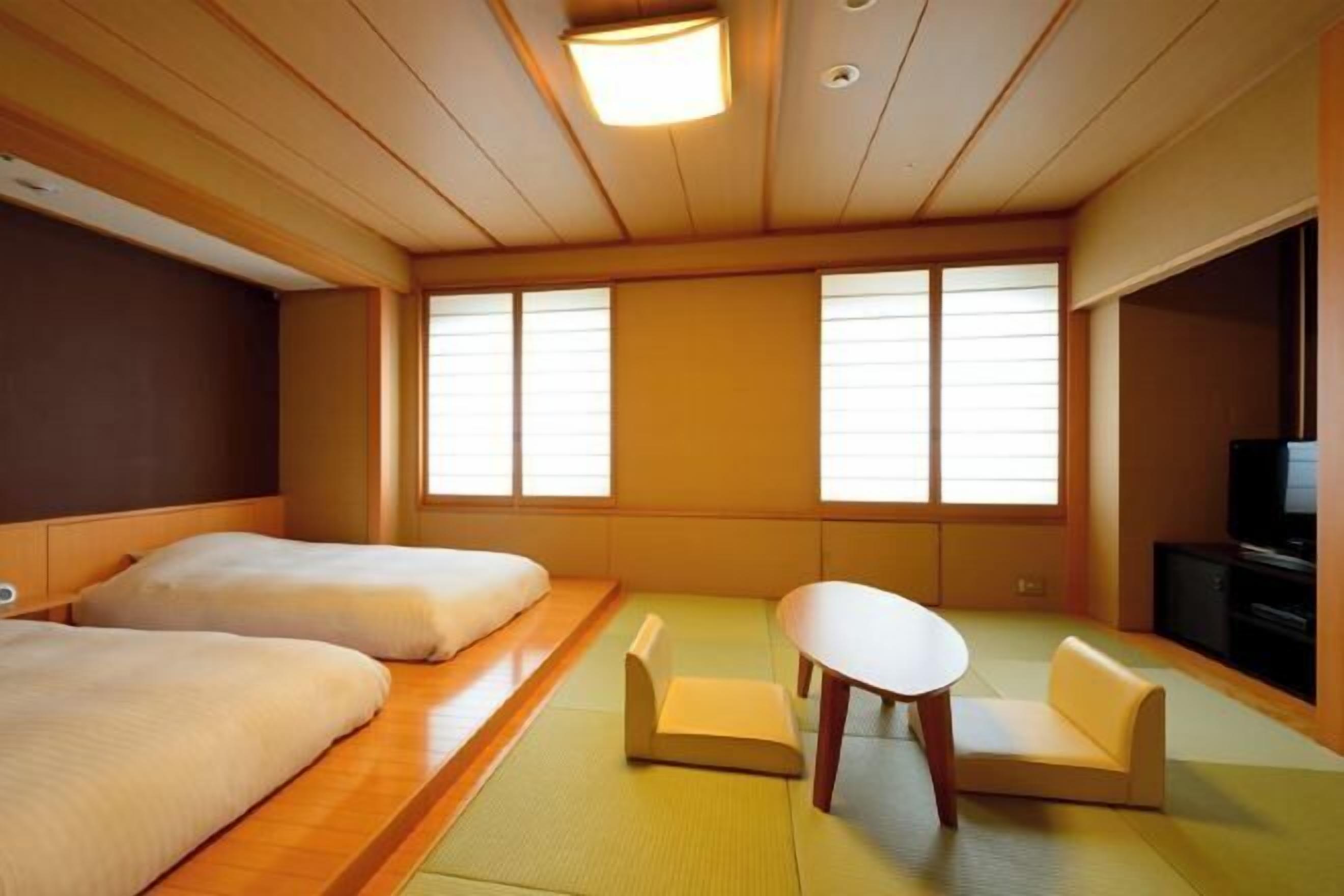 Premium bedding, down duvets, minibar, in-room safe