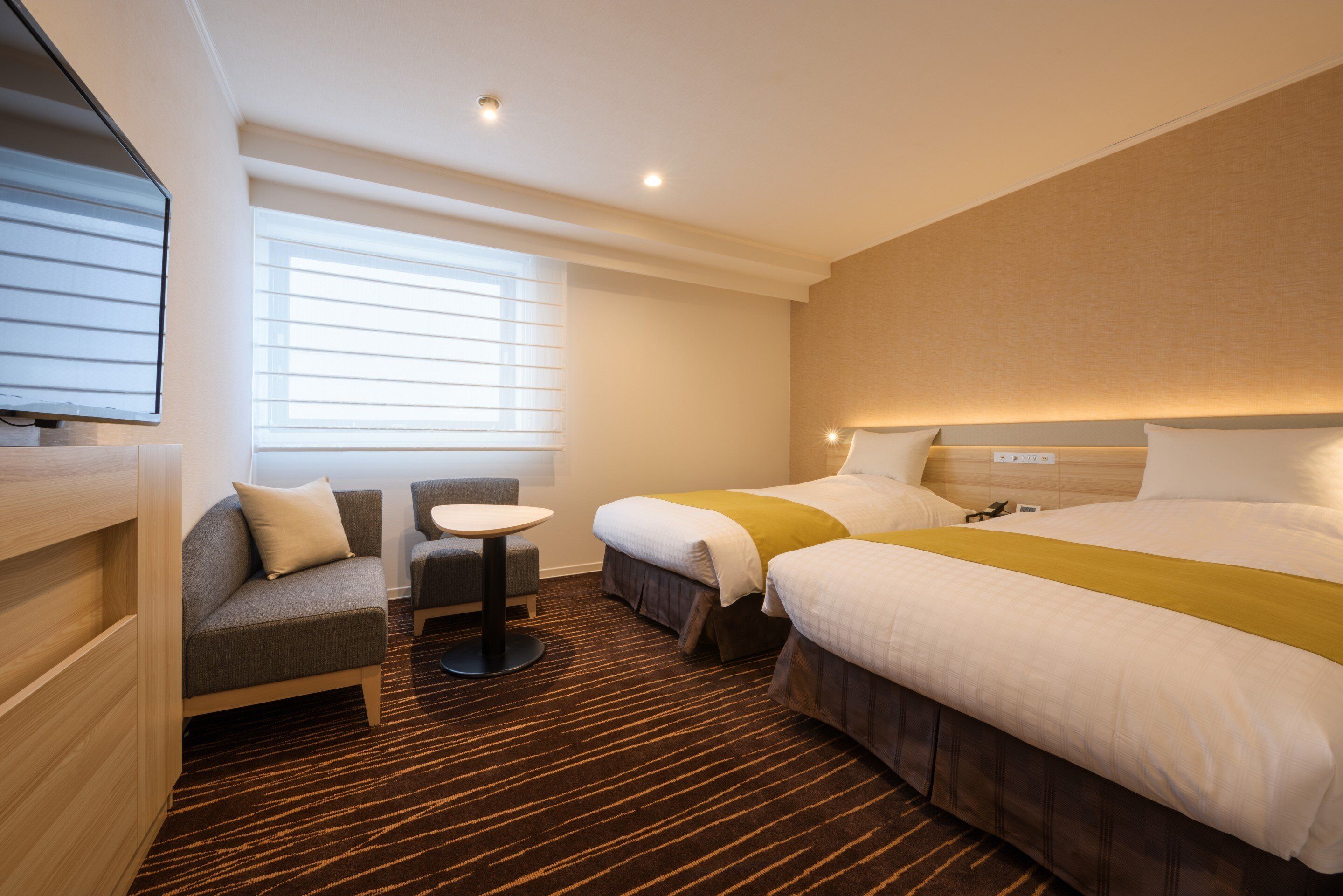 premium bedding, down duvets, minibar, in-room safe