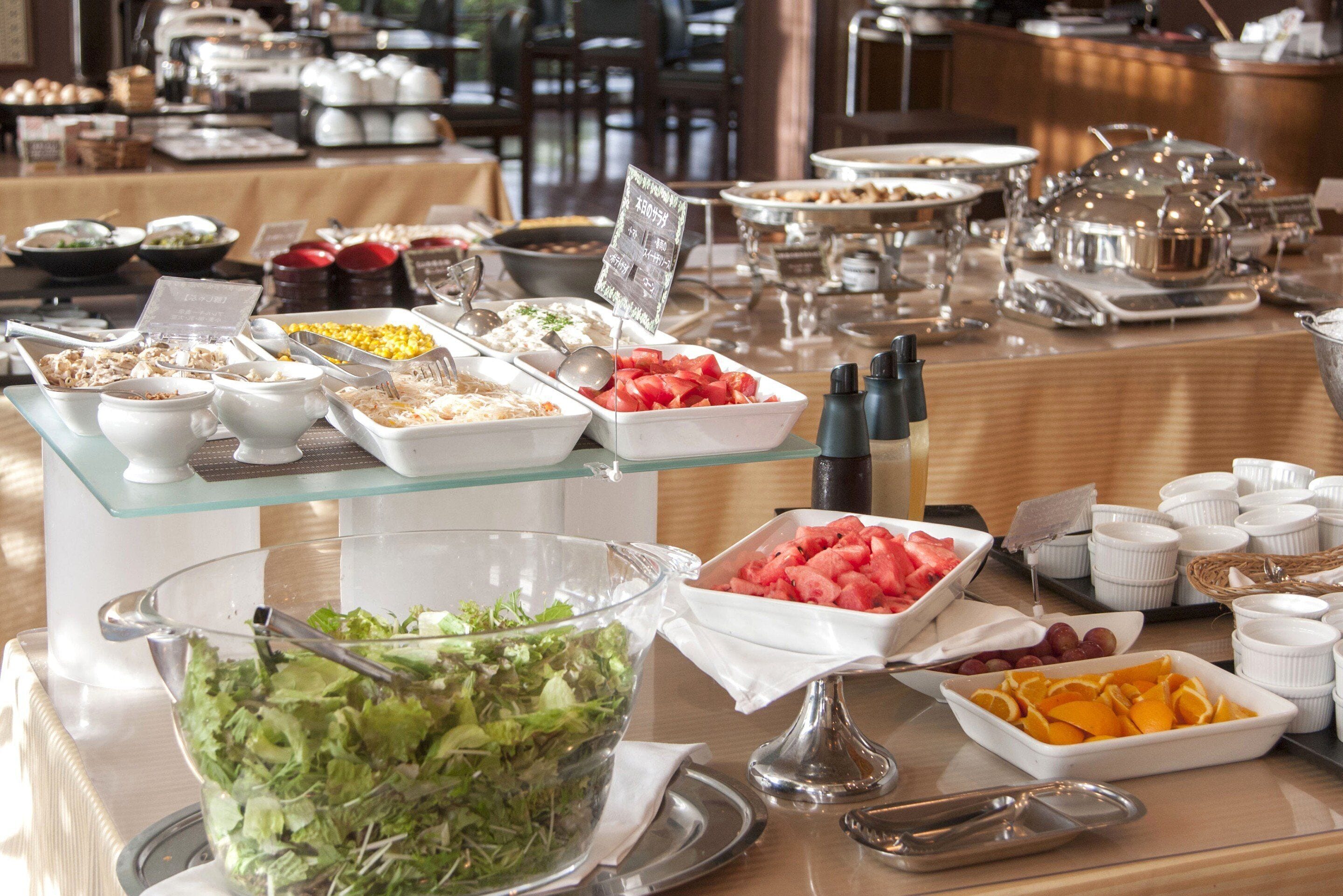 daily buffet breakfast (jpy 1800 per person)