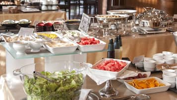 Café da manhã com buffet todos os dias mediante uma taxa